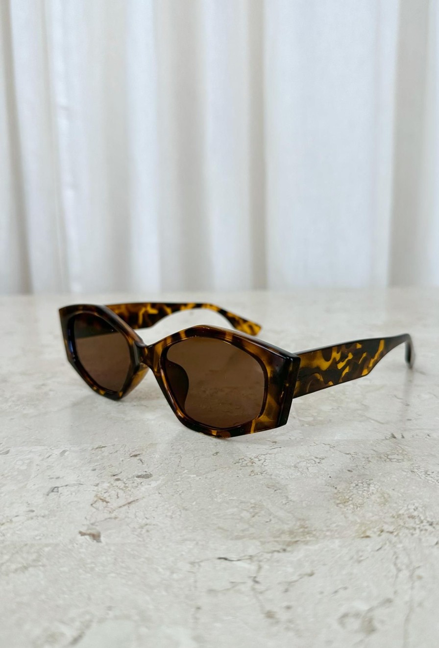 Women Girl and the Sun Other Accessories | Everest Hexagonal Sunglasses-Tortoiseshell