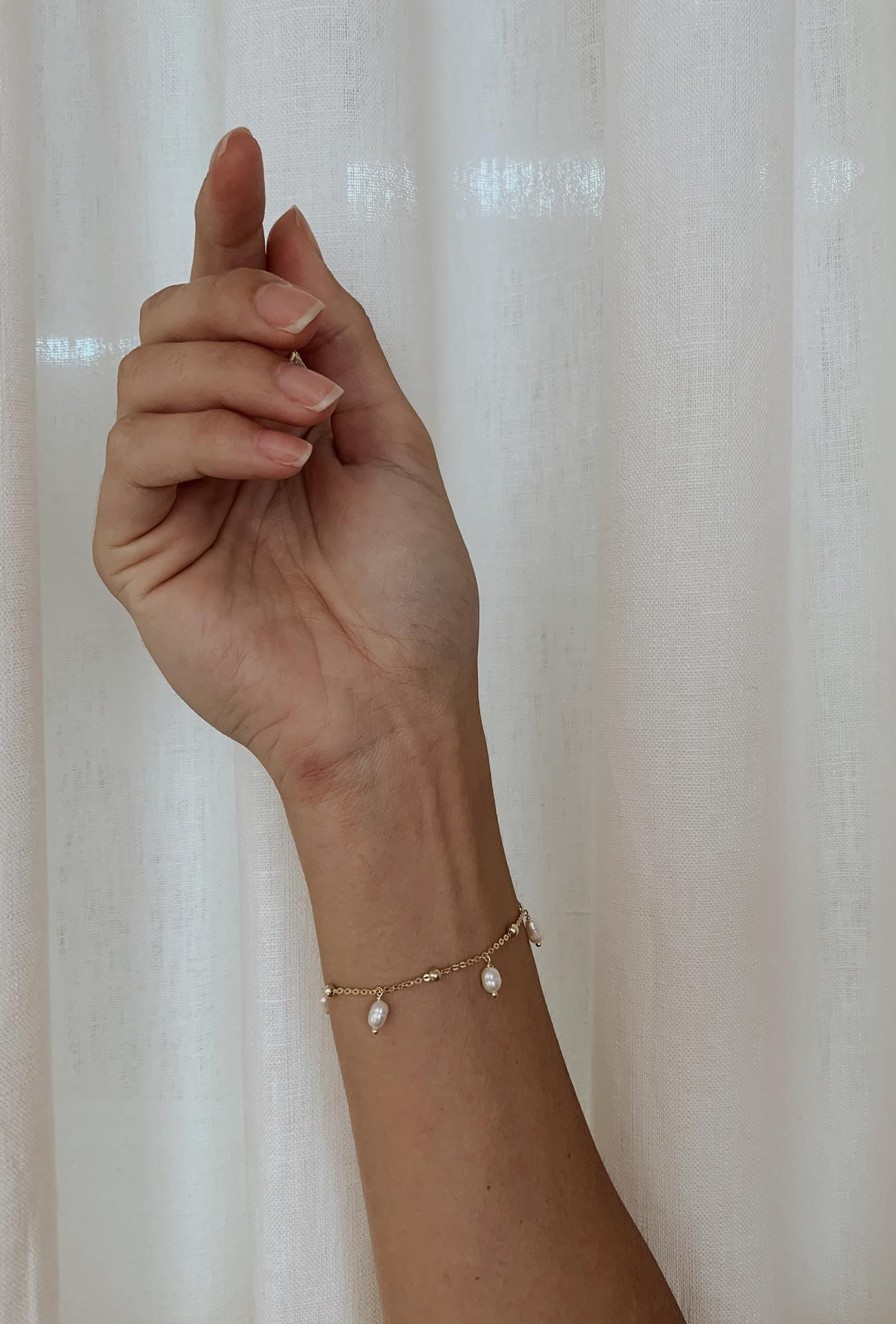 Women Girl and the Sun Jewellery | Precious Pearl Bracelet